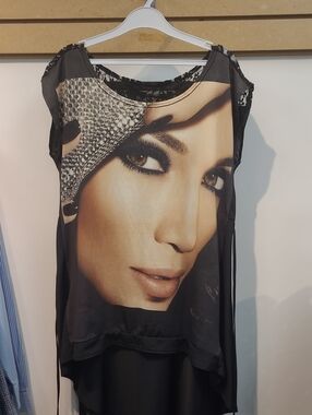 Black Graphic Face Print Women’s Top